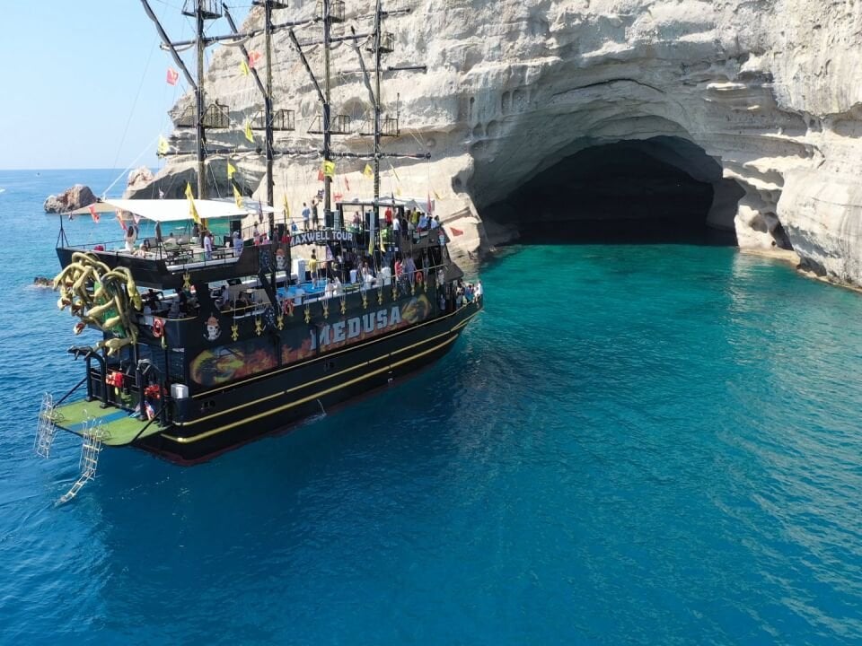 Kemer Çıkışlı Phaselis - 3 Adalar - Cennet Koyu Yat Turu - Medusa