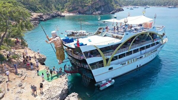 Kemer Çıkışlı Yat Turu - Mega Star