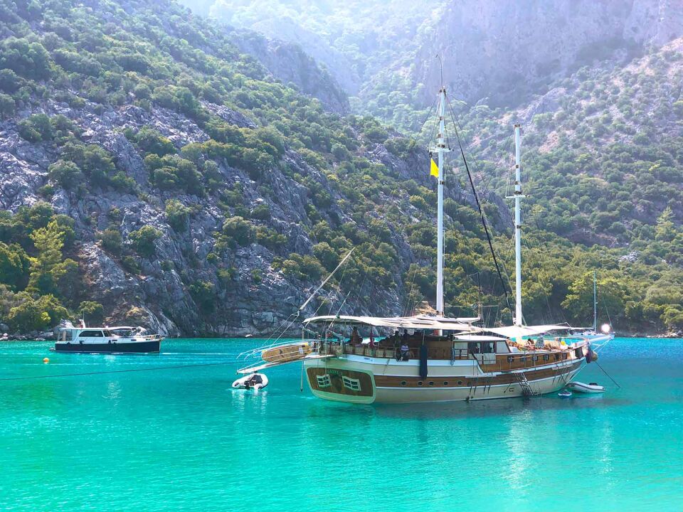 Kemer Çıkışlı Porto Ceneviz Koyları Yat Turu