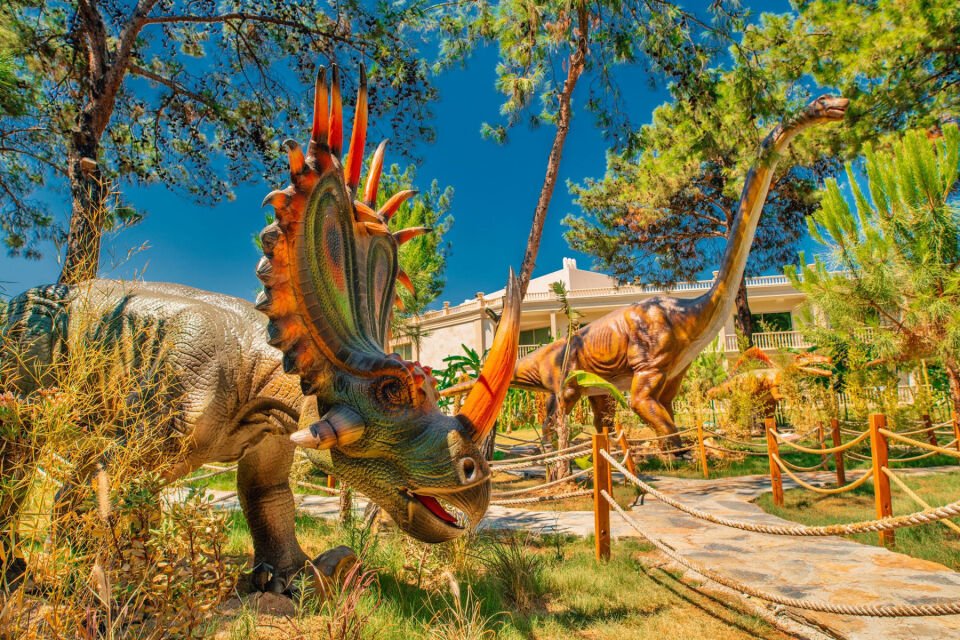 Kemer Çıkışlı Dinopark Macera Turu