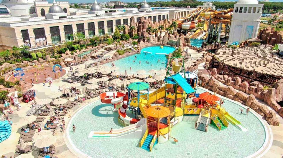 Kemer Çıkışlı Land of Legends Tema Park Turu