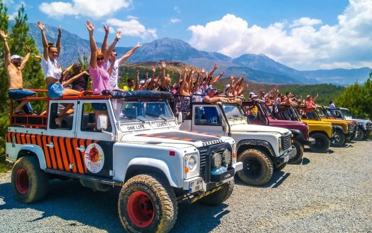 Kemer Çıkışlı Jeep Safari Turu (2200 metre)